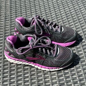 Brooks DNA Ariel Athletic Shoes - Black w/ Purple Trim Size 7